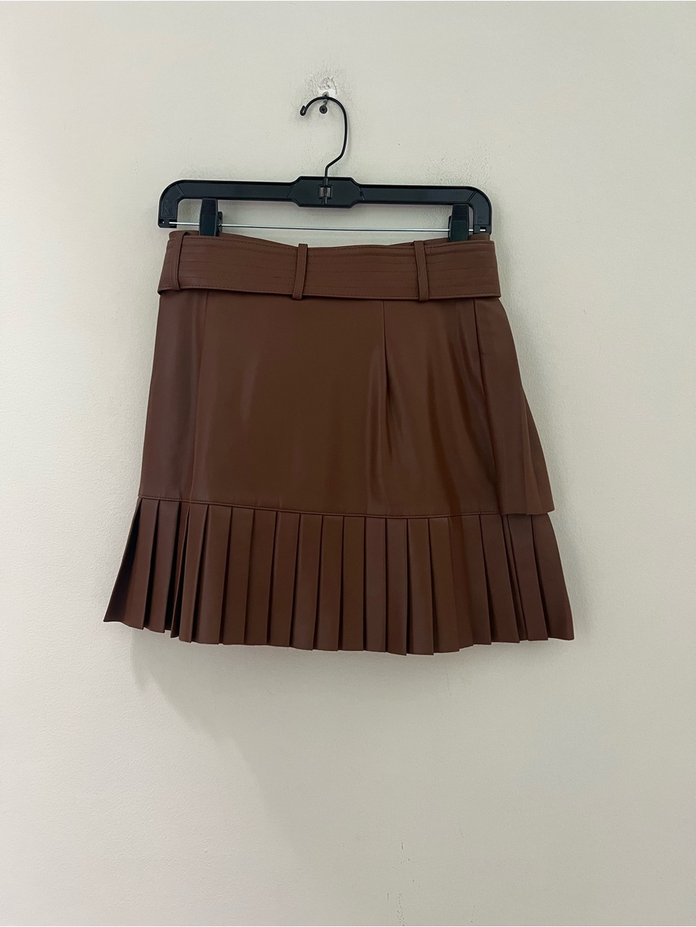 Zara Brown Pleated Faux-Leather Mini Skirt with Round Belt - Picture 12 of 13